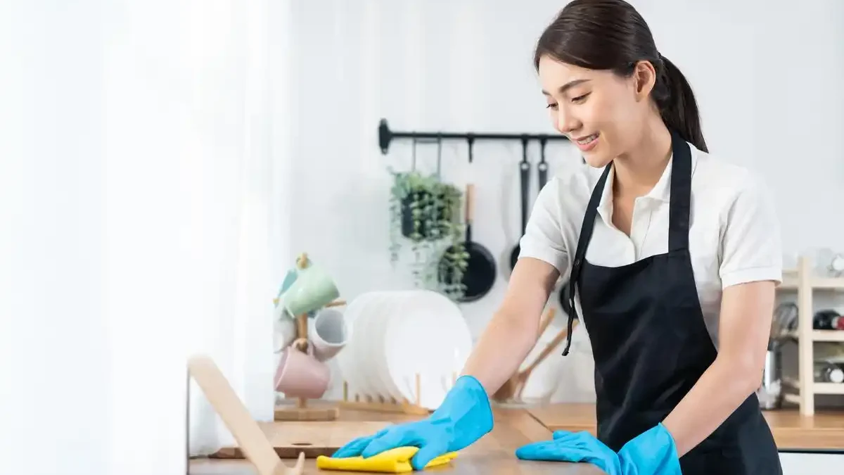 What Do Etobicoke House Cleaning Maids Use to Clean Kitchens?