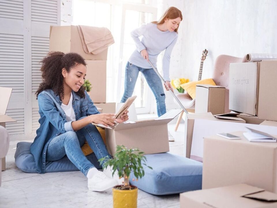 Say Goodbye to Stress: The Benefits of Hiring Move-Out Cleaners in Toronto