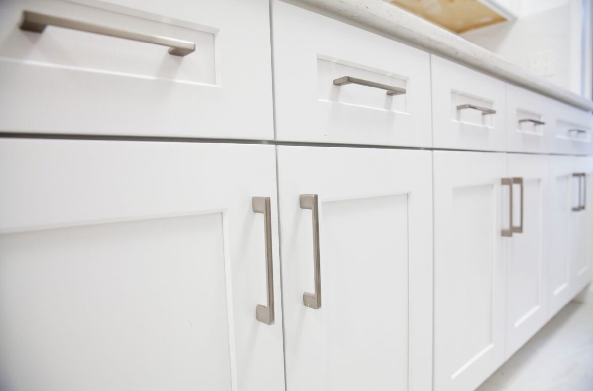 Maid in T.O specialist handling cabinet cleaning in Richmond Hill kitchen with organized cleaning methods. Cabinet Cleaning Near Me.